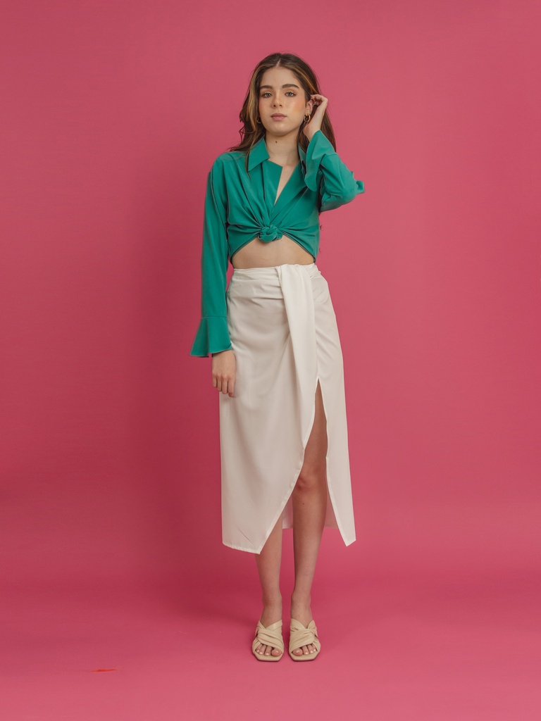 Set crop top verde y falda blanca