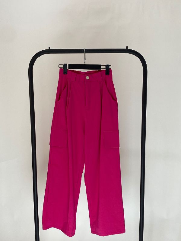 Pantalón cargo 4 bolsas fucsia